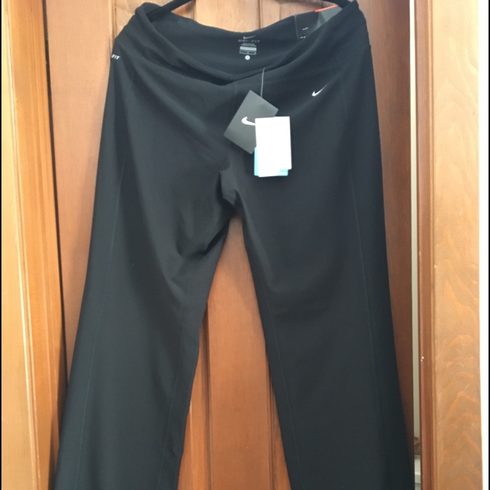 NWT women’s large Nike Dri-fit pants